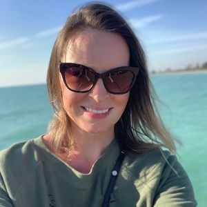 Meet your Posher, Adriana